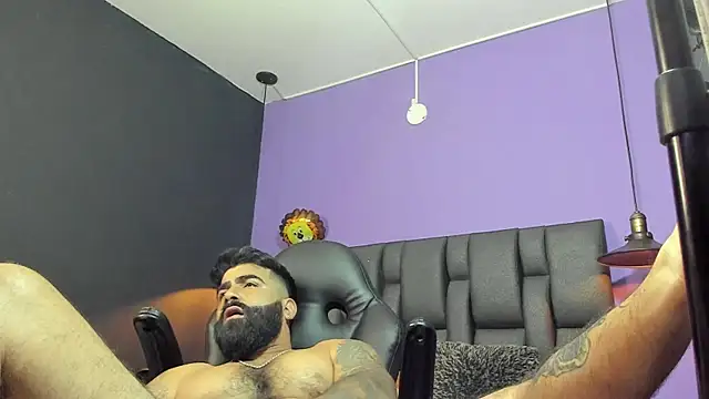 Lyon_vach live sex cam