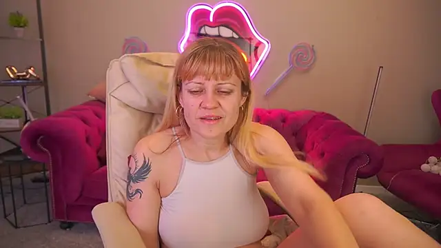 BellaLaPetit's cam snapshot