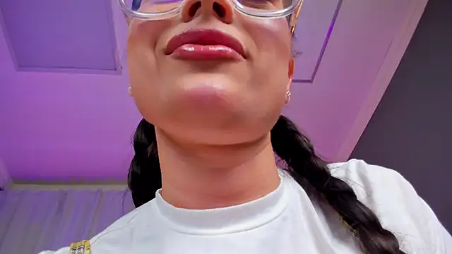 AmedeeaBanks live sex cam