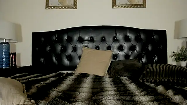 nicolesolace live sex cam