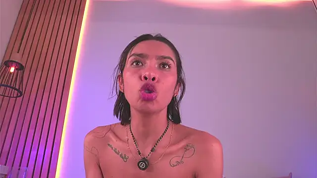 mia-reeves's cam snapshot