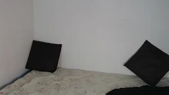 astrid_miller_1's cam snapshot