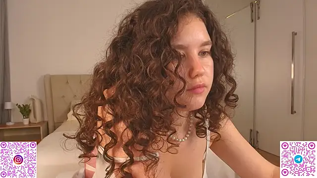 Ariella_Sol's cam snapshot