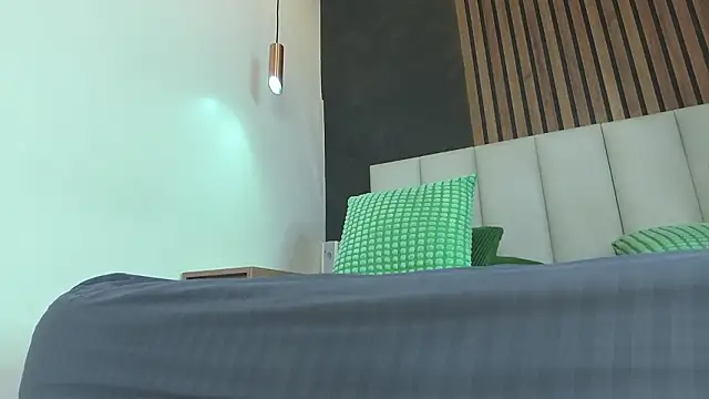 RiriiBrunette__'s cam snapshot