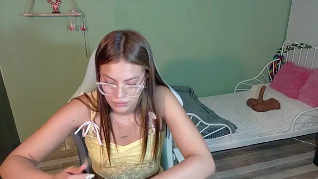 Emerald_Sparkles_'s cam snapshot