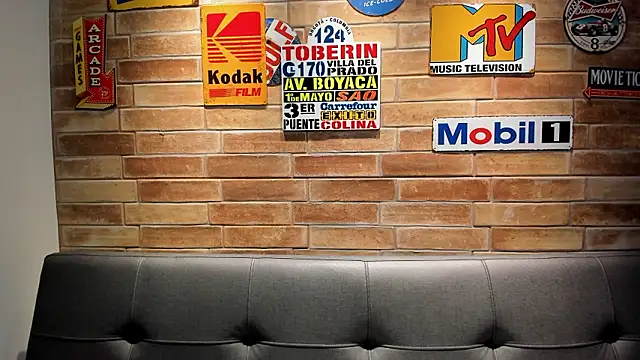 foxy_sharlotte's cam snapshot