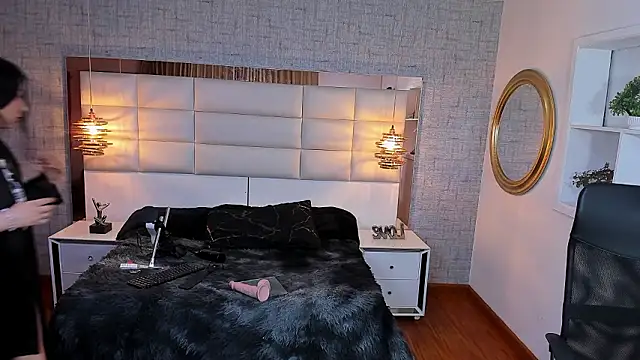 Nohemi_louse's cam snapshot