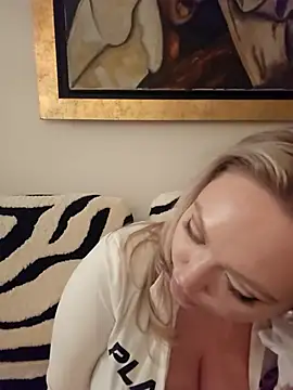 misstitmouseofficial's cam snapshot