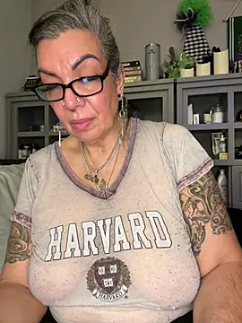 dieseldame1313's cam snapshot