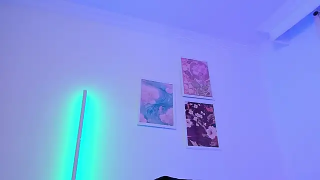 canelleGarces's cam snapshot