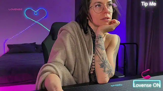 Katy_Kar's cam snapshot