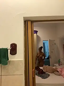 _Fifi's cam snapshot