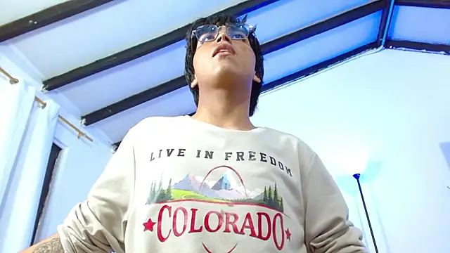 Maecum18 live sex cam