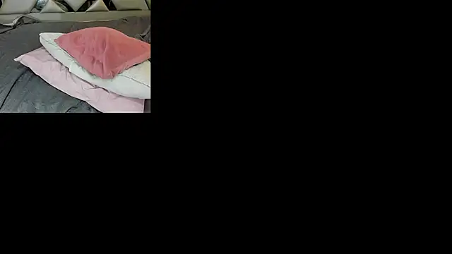 Nahomi-Hill live sex cam