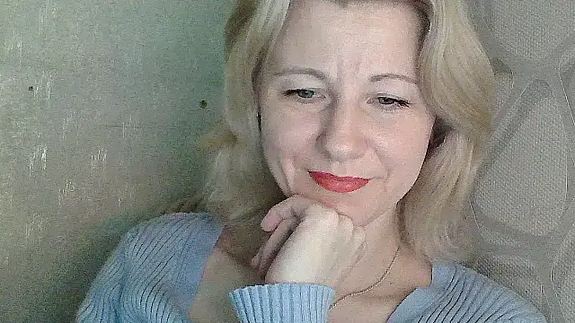 Kitti-Ellison live sex cam