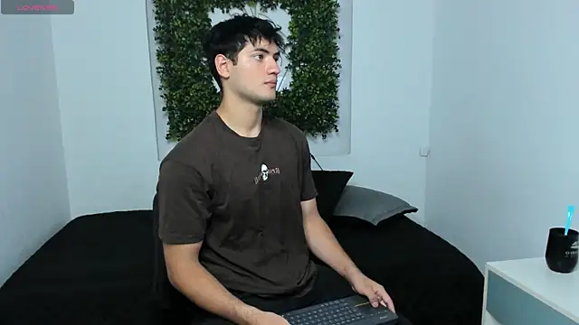 KaelSwitch live sex cam