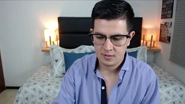 dylan_santiago_'s cam snapshot