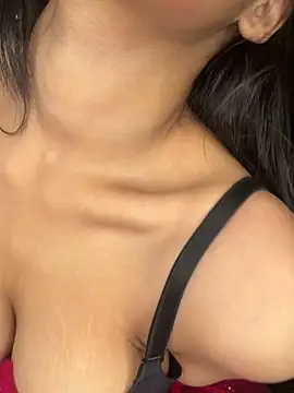 KARISHMA-STRIP live sex cam