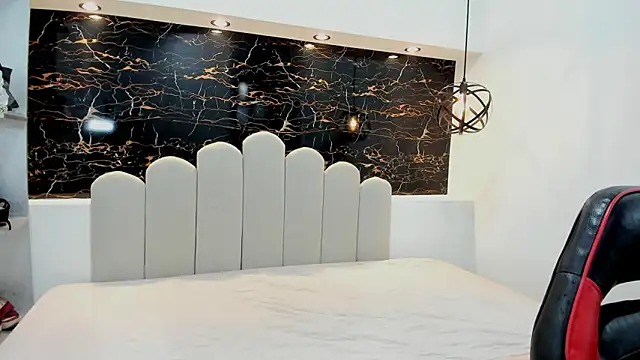 Annyrosee's cam snapshot