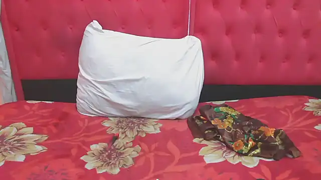 BUNNYCHOWX28's cam snapshot