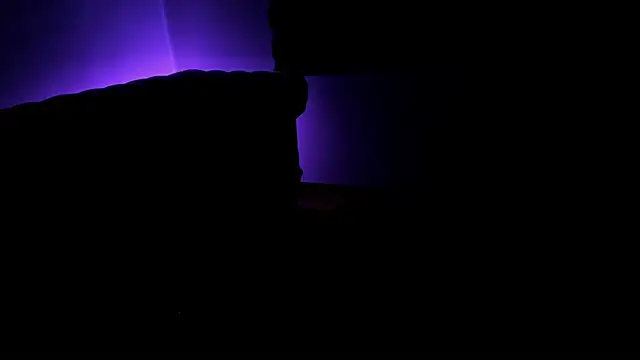 Lara_reynolds_'s cam snapshot