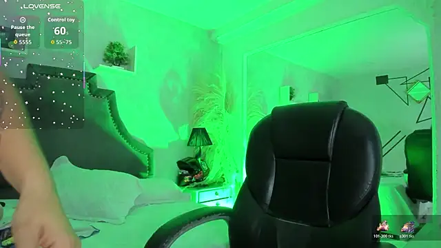 EmiliaRose_'s cam snapshot