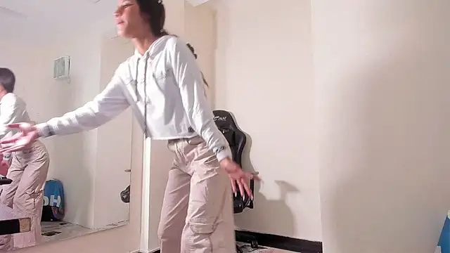 emily__mcqueen's cam snapshot