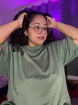 CurlyGirl_1's cam snapshot