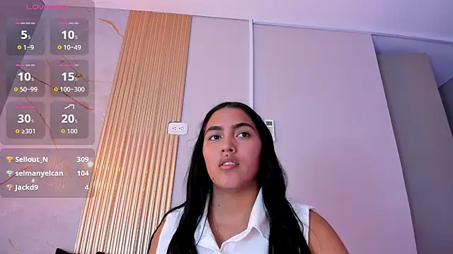 AlanaBlair_'s cam snapshot