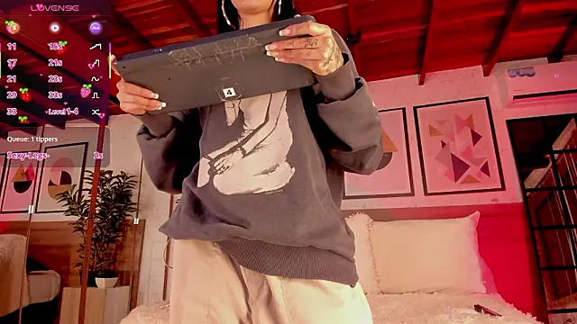 LunaRuso live sex cam