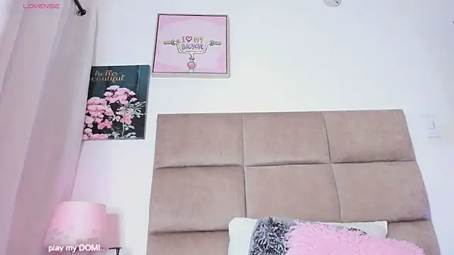 ashleycurvyy live sex cam