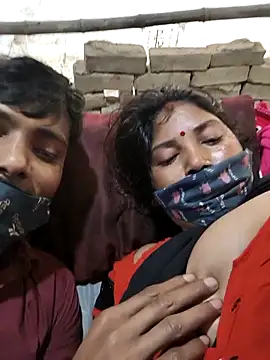 Indiandesicouple155 live sex cam