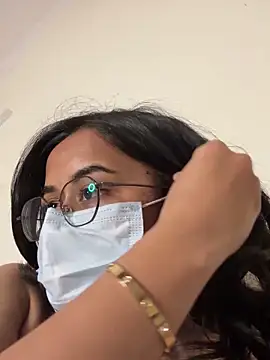 DominantDesiree live sex cam