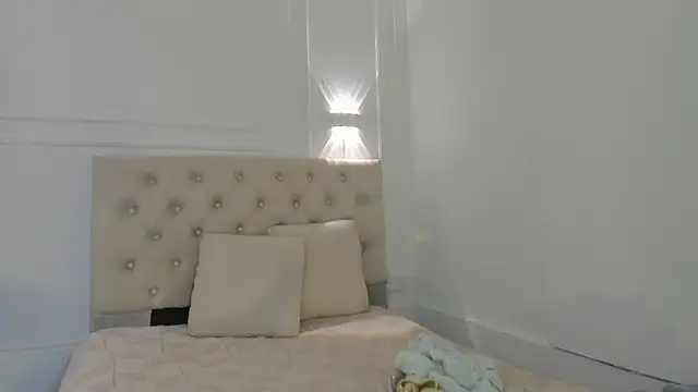 nicolvibes_212's cam snapshot