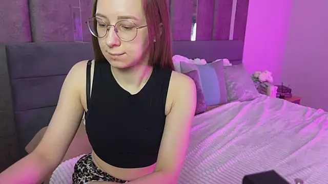 LillAlice's cam snapshot