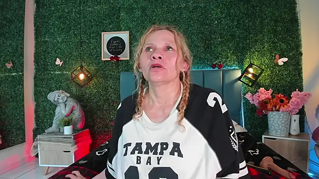 Evangelyne_rose's cam snapshot