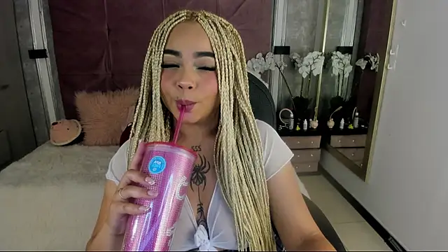 conny__curly's cam snapshot