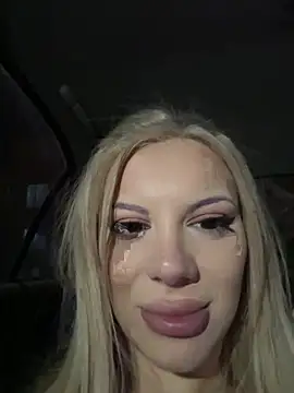 AlyssaFoxx_'s cam snapshot