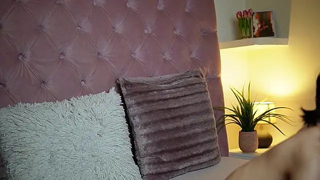 MaiaMini live sex cam