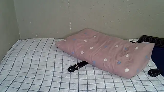 Bellabootie's cam snapshot