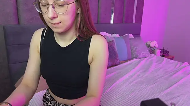 LillAlice's cam snapshot