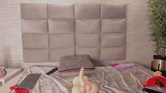 roma__lovee's cam snapshot