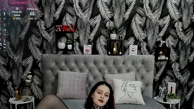 MiraXMagic's cam snapshot