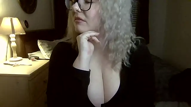 IvyWifey's cam snapshot