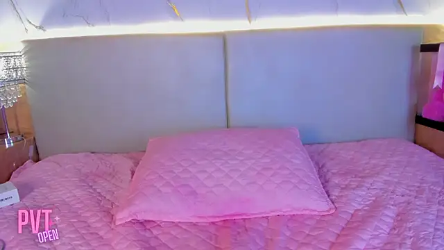 april_grey11's cam snapshot