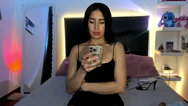 angela_black_hair's cam snapshot