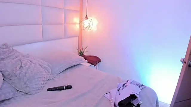 Lucia_jane's cam snapshot