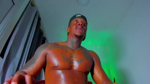 ronnie_7777 live sex cam