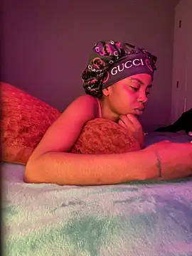 TheRealOshunQueen's cam snapshot