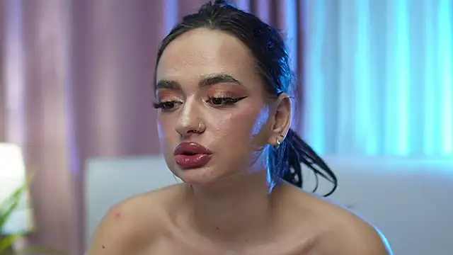 AriellaKitty live sex cam